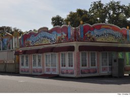 Fotos des Aufbaus des Ingolstädter Herbstvolksfestes 2024